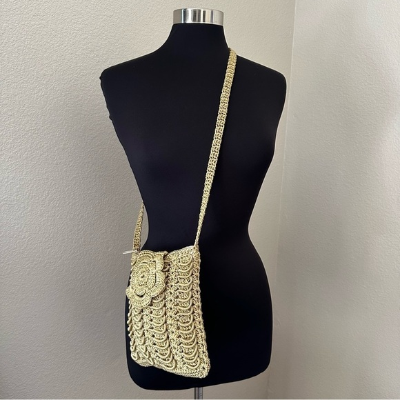 Vintage Handmade Crochet Bohemian Retro Style Floral Gold Cross Bag Purse - Picture 1 of 10